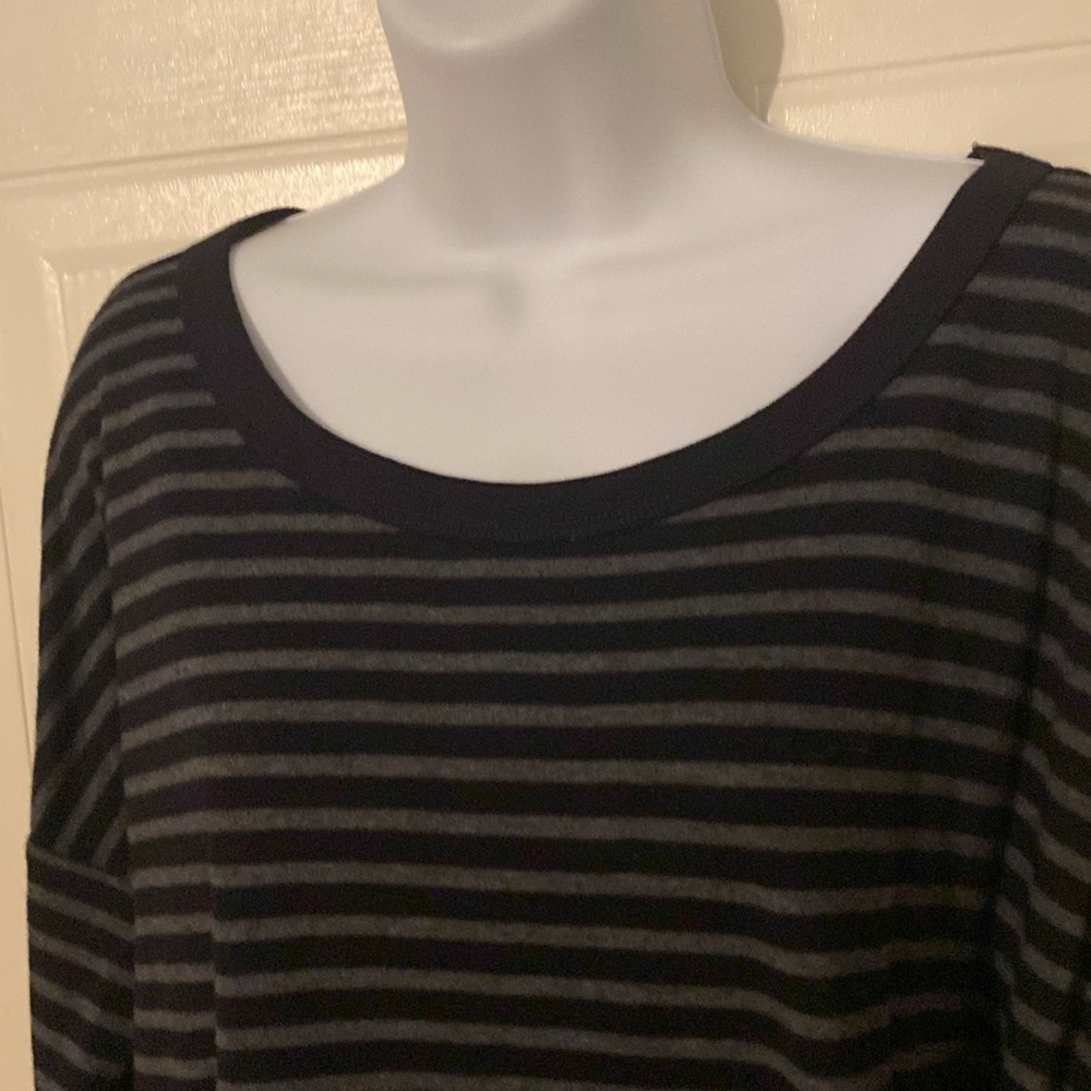 Lauren Ralph Lauren Active blouse top size large gray black striped pullover